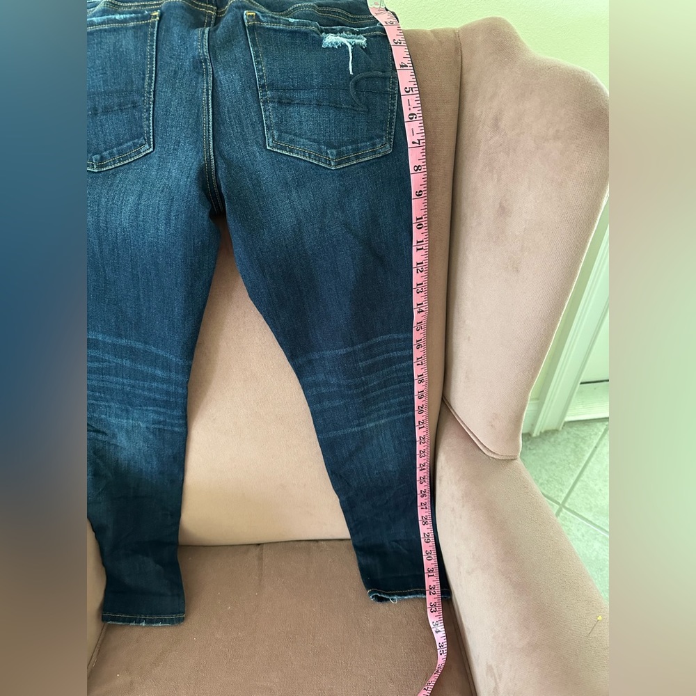 UEC-Women’s American Eagle Distressed Denim Jeggings size 8. - Picture 4 of 8